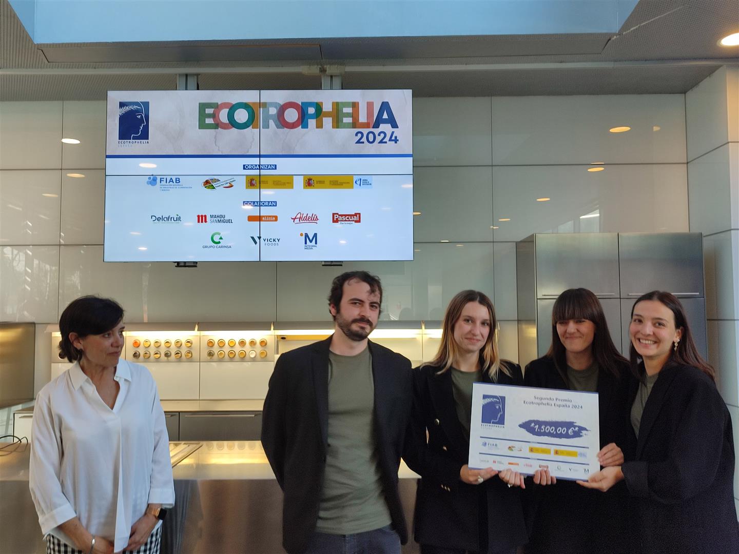 Fotografía de: Oatspresso, el producto elaborado por estudiantes del CETT, ha obtenido el segundo premio en Ecotrophelia España. | CETT